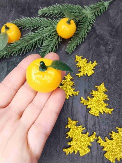 Мандарин с листиком декоративный (муляж) 3см